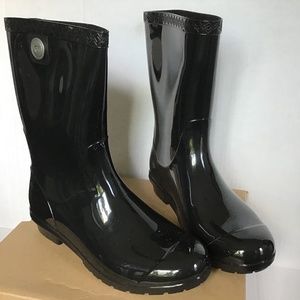 FINAL MARKDOWN! NIB ! UGG Rainboots